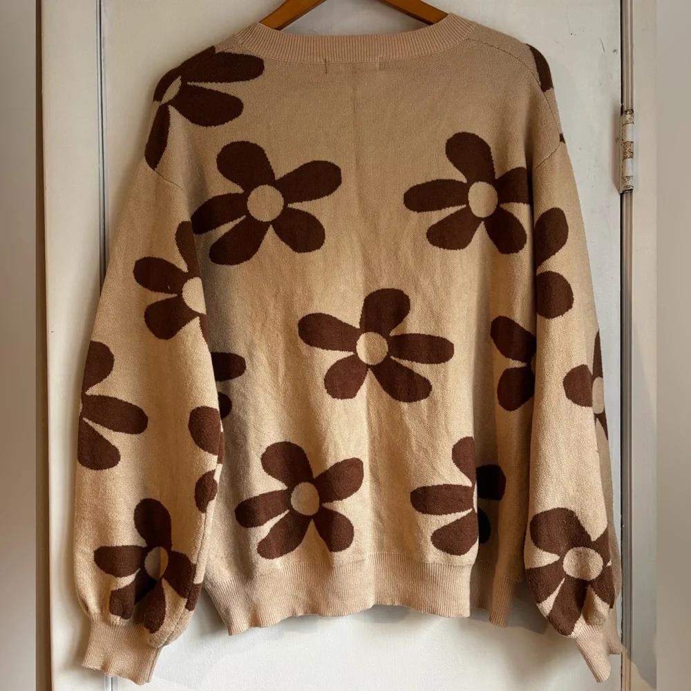 Lilly & Rose Boutique Floral Beige and Brown Sweater, Size Large - Picture 8 of 9